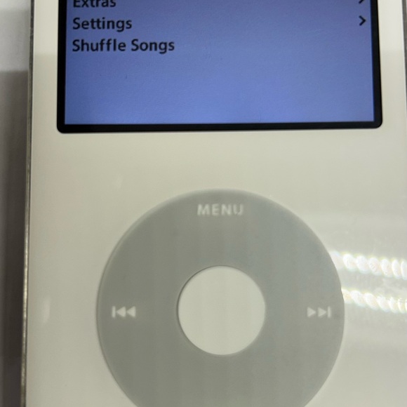 Apple iPod White and Purple MP3 & MP4 Players - Picture 4 of 4